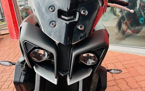 Gebrauchtmotorrad Yamaha MT-10 - Bild 2 Gebrauchtmotorrad Yamaha MT-10 - Bild 2