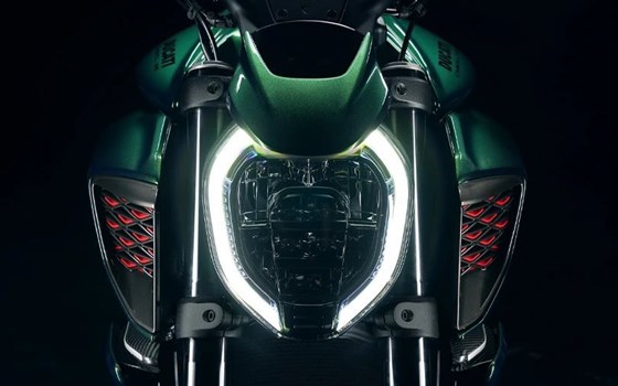 Gebrauchtmotorrad Ducati Diavel for Bentley - Bild 7 Gebrauchtmotorrad Ducati Diavel for Bentley - Bild 7