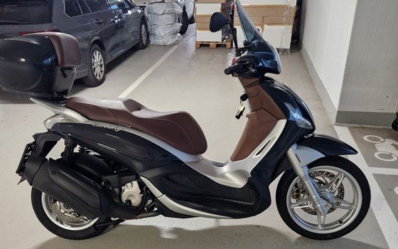 Gebrauchtmotorrad Piaggio Beverly S 350ie ABS/ASR Euro 4 - Bild 2 Gebrauchtmotorrad Piaggio Beverly S 350ie ABS/ASR Euro 4 - Bild 2