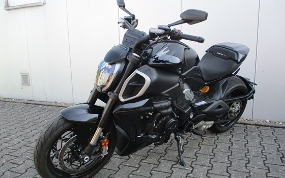 Gebrauchtmotorrad Ducati Diavel V4 - Bild 2