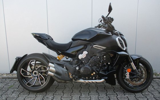 Gebrauchtmotorrad Ducati Diavel V4 - Bild 3