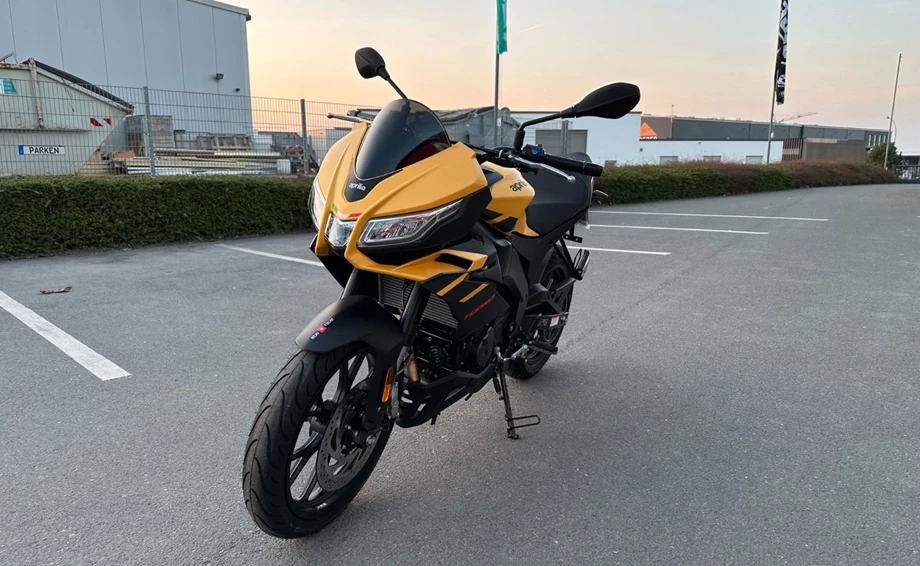 Angebot Aprilia Tuono 125 Bild 3: Angebot Aprilia Tuono 125