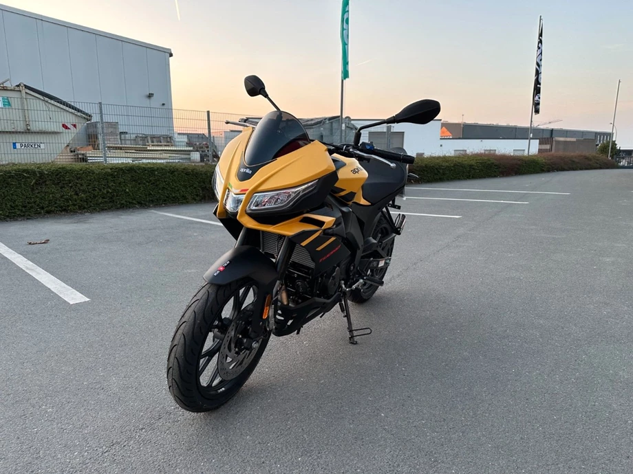 Angebot Aprilia Tuono 125 Bild 3: Angebot Aprilia Tuono 125