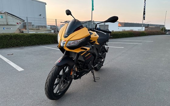Neufahrzeug Aprilia Tuono 125 - Bild 3