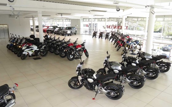 Gebrauchtmotorrad Honda CB650R E-Clutch - Bild 12