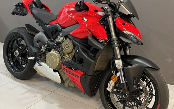 Gebrauchtmotorrad Ducati Streetfighter V4 - Bild 1 Gebrauchtmotorrad Ducati Streetfighter V4 - Bild 1