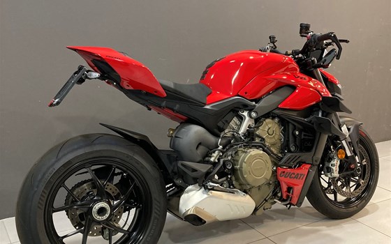 Gebrauchtmotorrad Ducati Streetfighter V4 - Bild 3 Gebrauchtmotorrad Ducati Streetfighter V4 - Bild 3