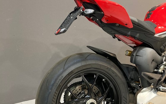 Gebrauchtmotorrad Ducati Streetfighter V4 - Bild 5 Gebrauchtmotorrad Ducati Streetfighter V4 - Bild 5
