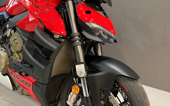 Gebrauchtmotorrad Ducati Streetfighter V4 - Bild 4 Gebrauchtmotorrad Ducati Streetfighter V4 - Bild 4