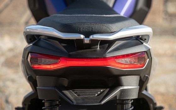 Neufahrzeug Aprilia SR GT 200 - Bild 8