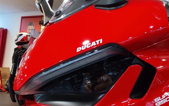 Gebrauchtmotorrad Ducati SuperSport 950 S - Bild 4 Gebrauchtmotorrad Ducati SuperSport 950 S - Bild 4