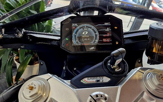 Neufahrzeug MV Agusta Superveloce 800 S - Bild 6 Neufahrzeug MV Agusta Superveloce 800 S - Bild 6