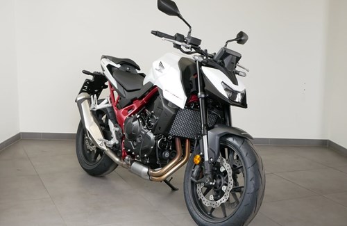 Neumotorrad Honda CB750 Hornet