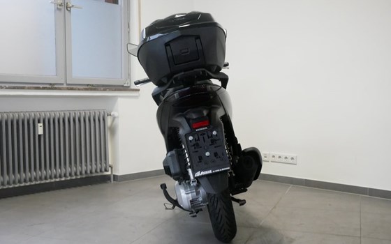 Gebrauchtmotorrad Honda SH125i - Bild 10