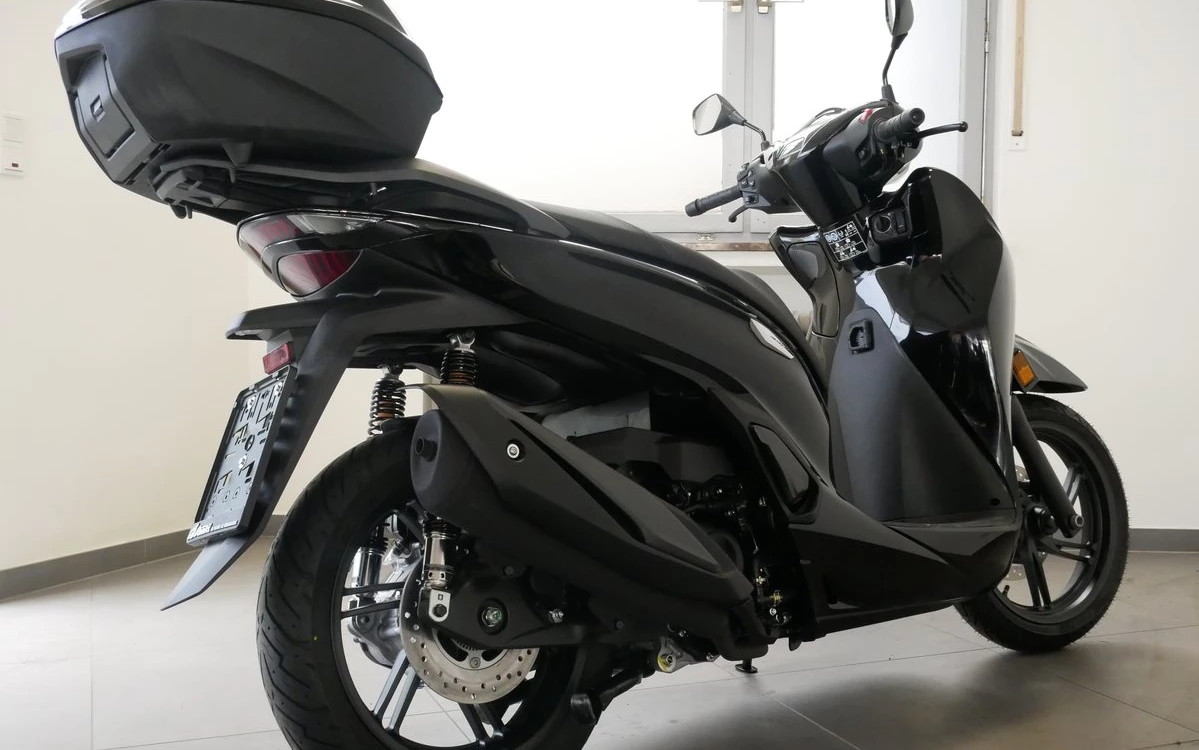 Zum Vergrößern bitte anklicken! Angebot Honda SH350i