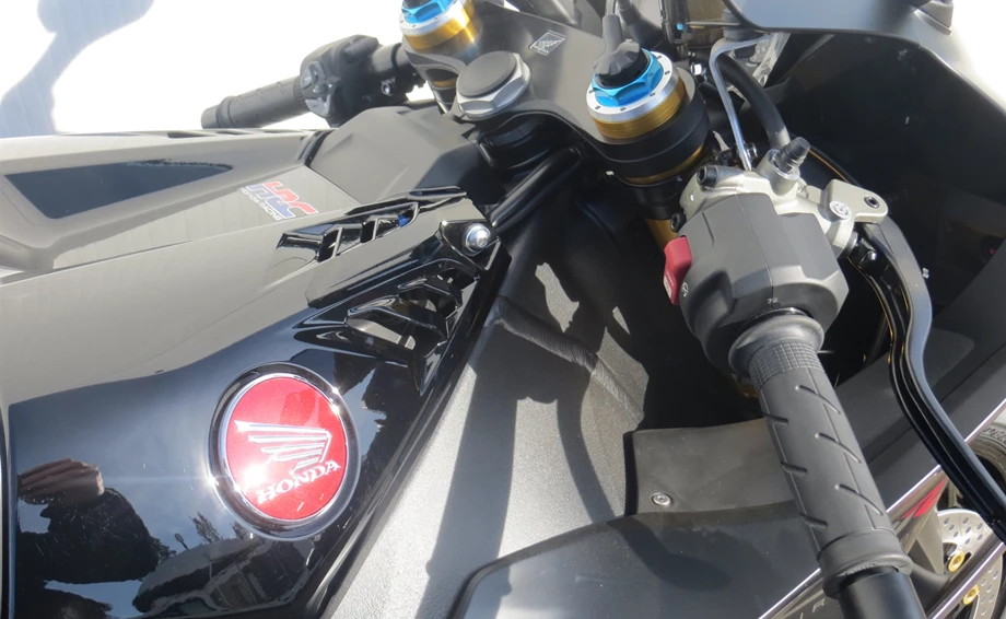 Angebot Honda CBR1000RR-R Fireblade SP Bild 6: Angebot Honda CBR1000RR-R Fireblade SP