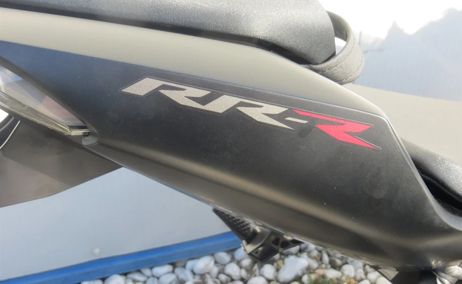 Angebot Honda CBR1000RR-R Fireblade SP Bild 3: Angebot Honda CBR1000RR-R Fireblade SP