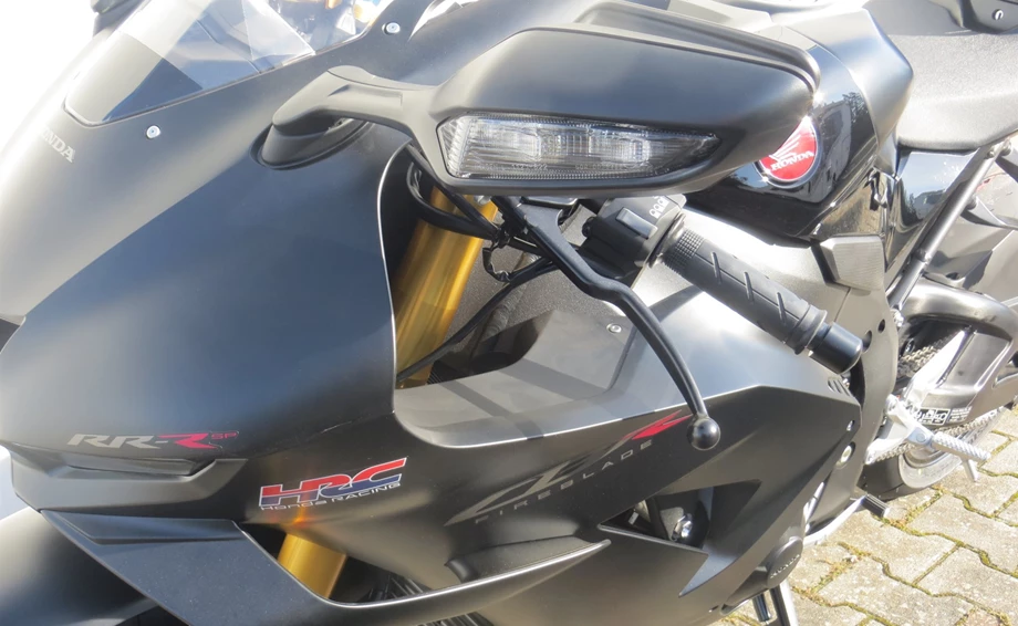 Angebot Honda CBR1000RR-R Fireblade SP Bild 13: Angebot Honda CBR1000RR-R Fireblade SP