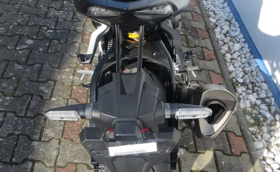 Angebot Honda CBR1000RR-R Fireblade SP Bild 9: Angebot Honda CBR1000RR-R Fireblade SP