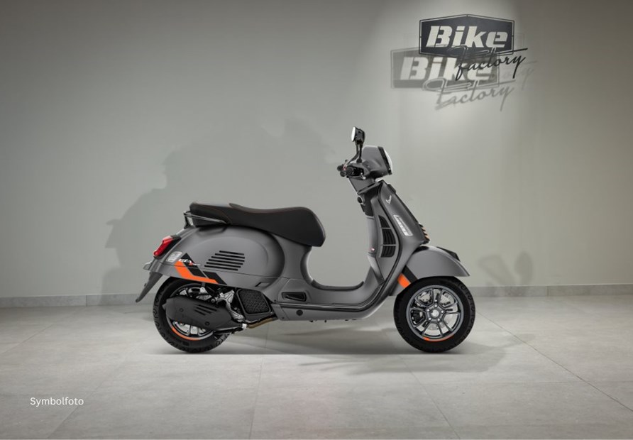Vespa GTS 125 Super Sport (Grigio Travolgente Matt)
