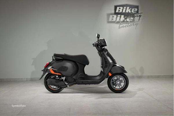 Vespa GTS 125 Super Sport (Nero Convinto) - Bild 2