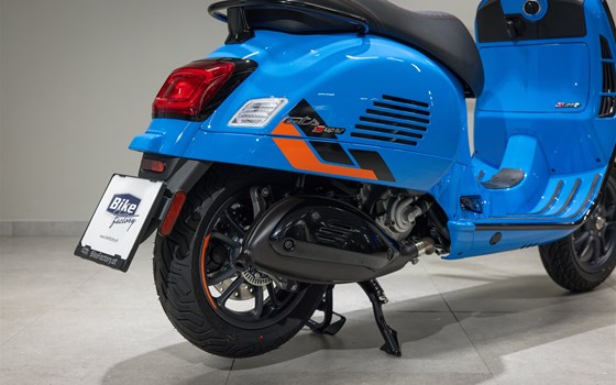 Neufahrzeug Vespa GTS 125 Super Sport - Bild 5 Neufahrzeug Vespa GTS 125 Super Sport - Bild 5