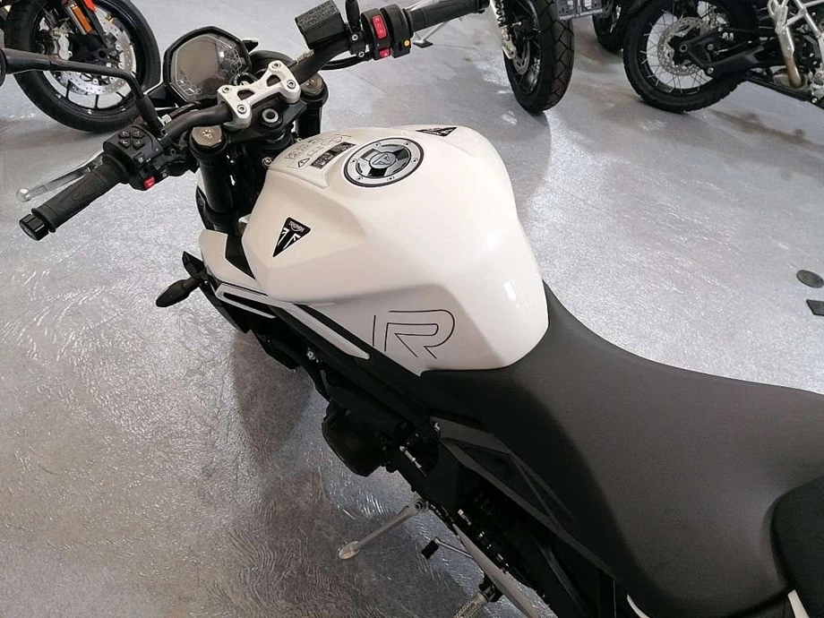 Angebot Triumph Street Triple 765 R Bild 3: Angebot Triumph Street Triple 765 R