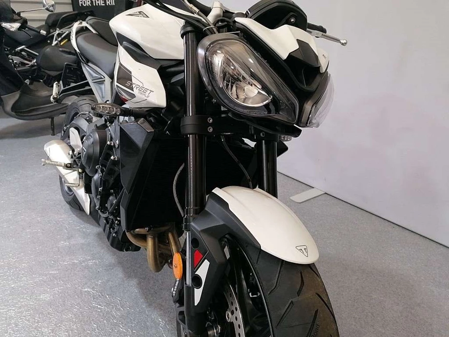 Angebot Triumph Street Triple 765 R Bild 7: Angebot Triumph Street Triple 765 R