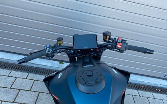 Neufahrzeug KTM 1290 Super Duke R EVO - Bild 14