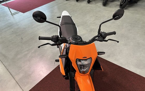 Neufahrzeug KTM 125 SMC R - Bild 11