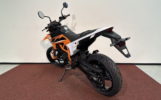 Neufahrzeug KTM 125 SMC R - Bild 6