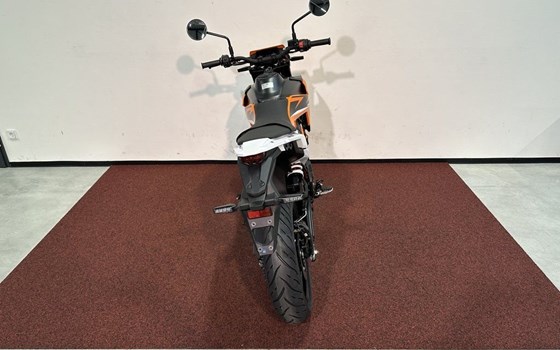 Neufahrzeug KTM 125 SMC R - Bild 7