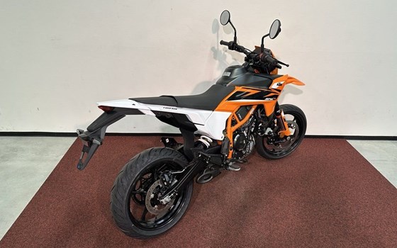 Neufahrzeug KTM 125 SMC R - Bild 8