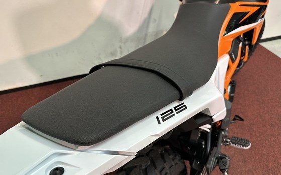 Neufahrzeug KTM 125 Enduro R - Bild 9