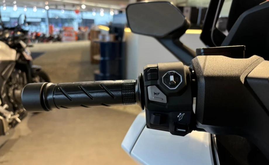 Angebot Honda Forza 125 Bild 7: Angebot Honda Forza 125