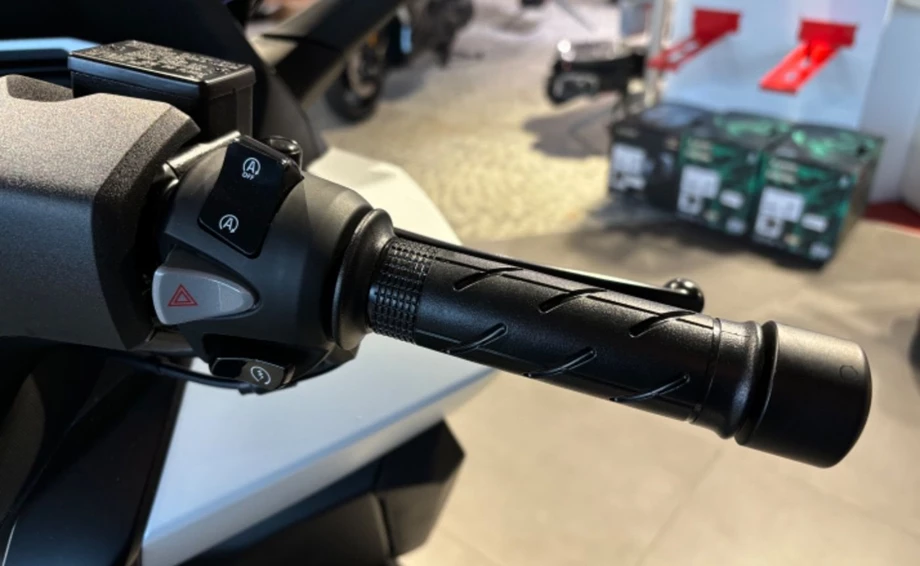 Angebot Honda Forza 125 Bild 8: Angebot Honda Forza 125