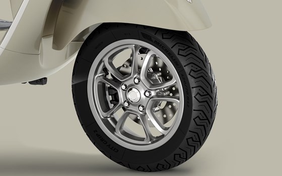 Neufahrzeug Vespa GTS 125 - Bild 4