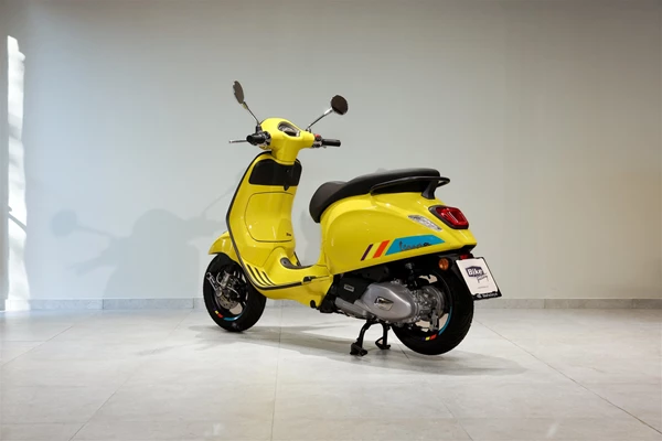 Vespa Primavera 50 S (Nero Convinto Matt#NV) - Bild 2