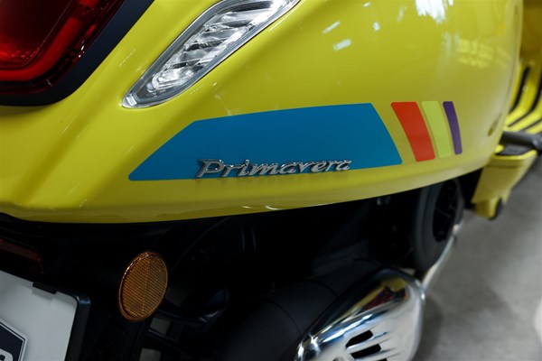 Vespa Primavera 50 S (Nero Convinto Matt#NV) - Bild 3