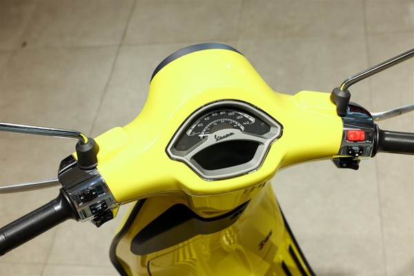 Vespa Primavera 50 S (Nero Convinto Matt#NV) - Bild 4