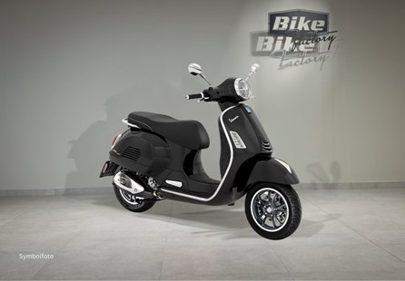 Vespa GTS 125 Super (Nero Deciso)