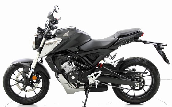 Motorrad Occasion Honda CB125R - Bild 5