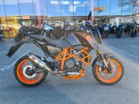 Gebrauchtmotorrad KTM 690 Duke R Teilzahlung € 69,- Akrapovic