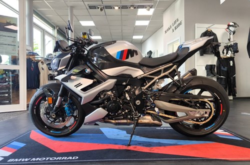 BMW M 1000 RR