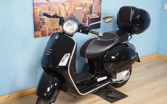 Gebrauchtmotorrad Vespa GTS 300 i.e. Super - Bild 1 Gebrauchtmotorrad Vespa GTS 300 i.e. Super - Bild 1