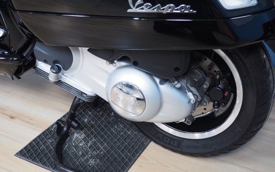 Gebrauchtmotorrad Vespa GTS 300 i.e. Super - Bild 10 Gebrauchtmotorrad Vespa GTS 300 i.e. Super - Bild 10