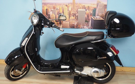 Gebrauchtmotorrad Vespa GTS 300 i.e. Super - Bild 2 Gebrauchtmotorrad Vespa GTS 300 i.e. Super - Bild 2