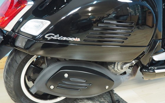 Gebrauchtmotorrad Vespa GTS 300 i.e. Super - Bild 21 Gebrauchtmotorrad Vespa GTS 300 i.e. Super - Bild 21