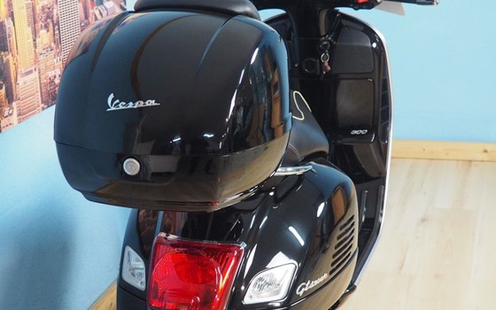 Gebrauchtmotorrad Vespa GTS 300 i.e. Super - Bild 22 Gebrauchtmotorrad Vespa GTS 300 i.e. Super - Bild 22