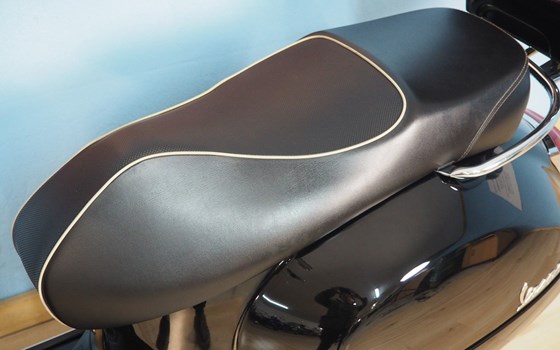 Gebrauchtmotorrad Vespa GTS 300 i.e. Super - Bild 7 Gebrauchtmotorrad Vespa GTS 300 i.e. Super - Bild 7